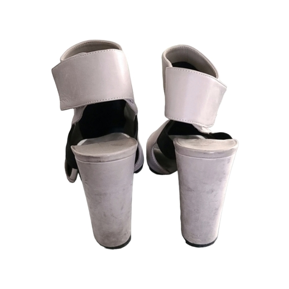 VINCE Anetta Chelsea Booties Heels 40 9 Slingback Sandals RARE Woodsmoke Grey - Picture 5 of 16